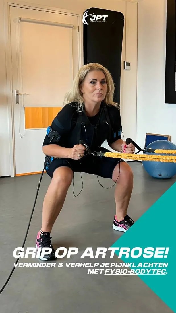 Personal training bij JPT: cliënt traint onder begeleiding van een trainer in de privé trainingsruimte
